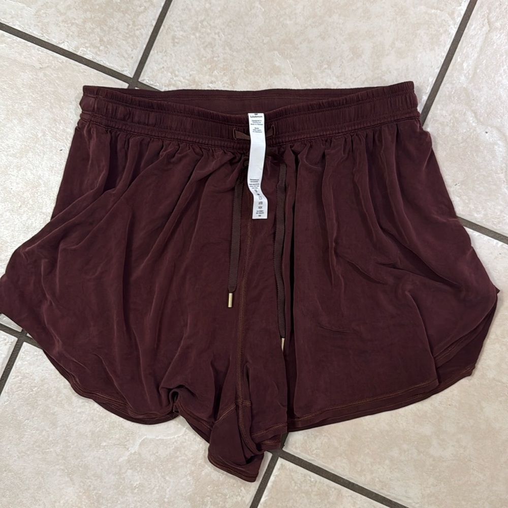 Lululemon Principal Dancer Short Burgundy / Maroon | Size 10, 3” EUC Rare!